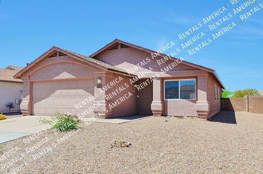 Beautiful home in a great eastside location! Tile throughout. property image