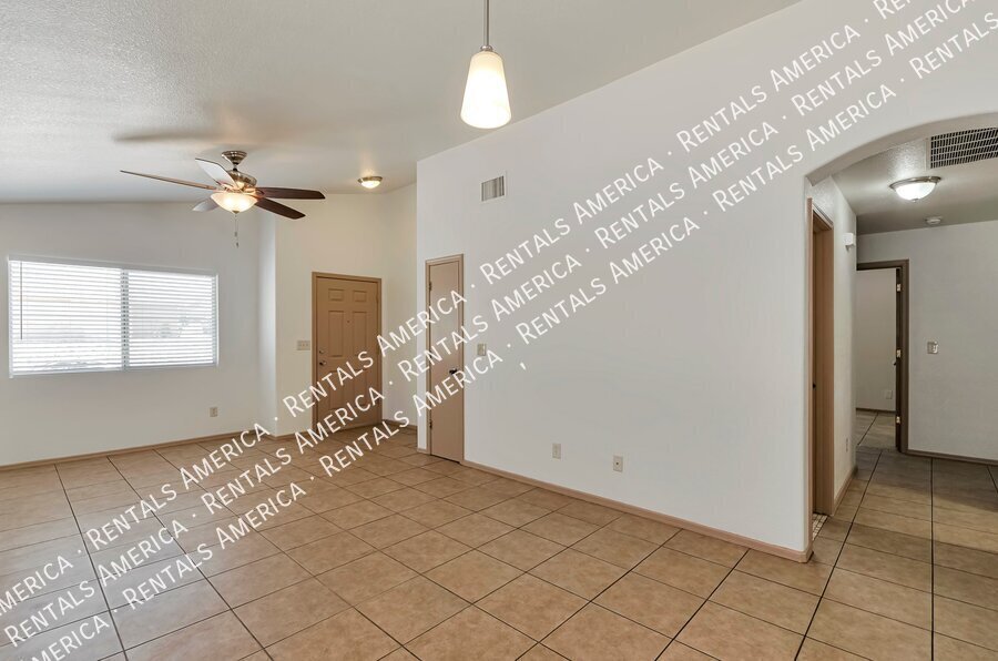 Beautiful home in a great eastside location! Tile throughout. property image