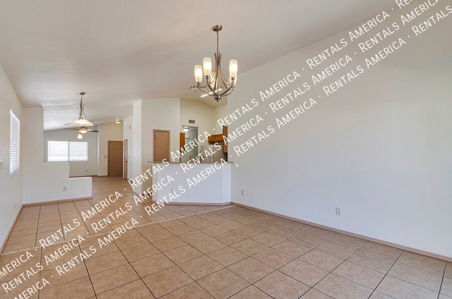 Beautiful home in a great eastside location! Tile throughout. property image