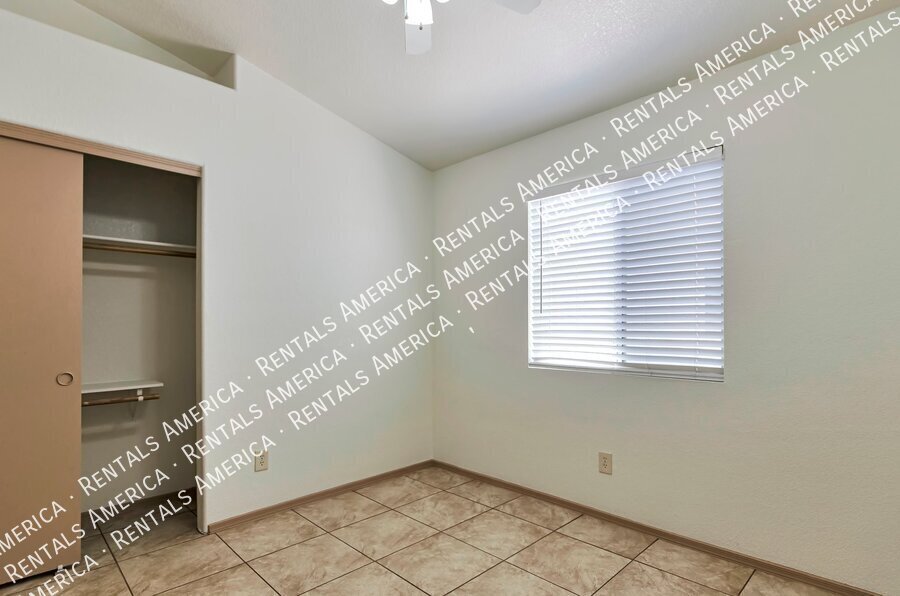 Beautiful home in a great eastside location! Tile throughout. property image