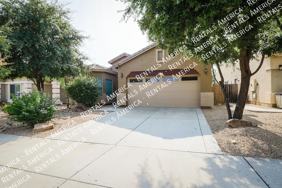Incredibly Charming Home in Carefree Crossing property image