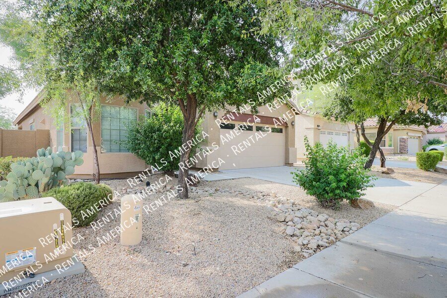 Incredibly Charming Home in Carefree Crossing property image