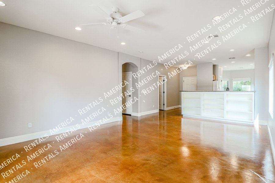 Incredibly Charming Home in Carefree Crossing property image