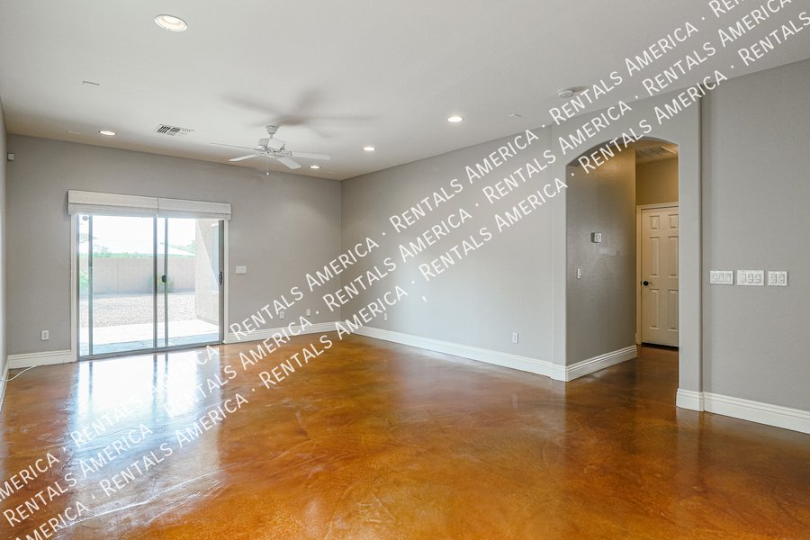 Incredibly Charming Home in Carefree Crossing property image