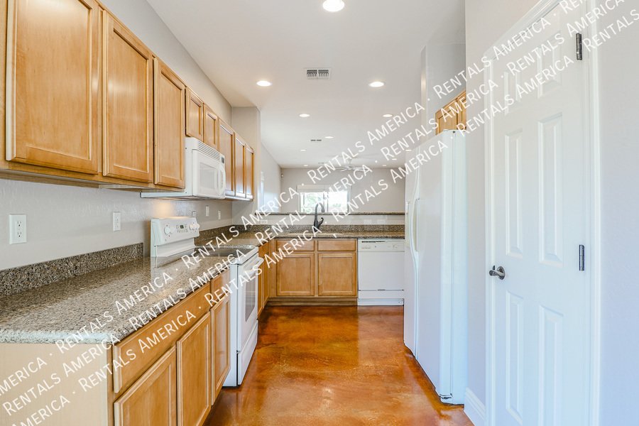 Incredibly Charming Home in Carefree Crossing property image