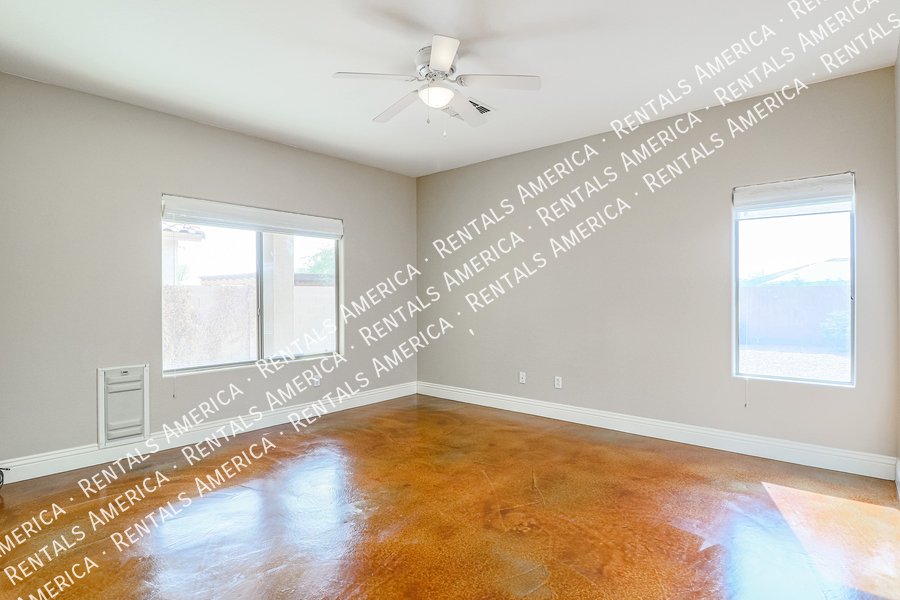 Incredibly Charming Home in Carefree Crossing property image