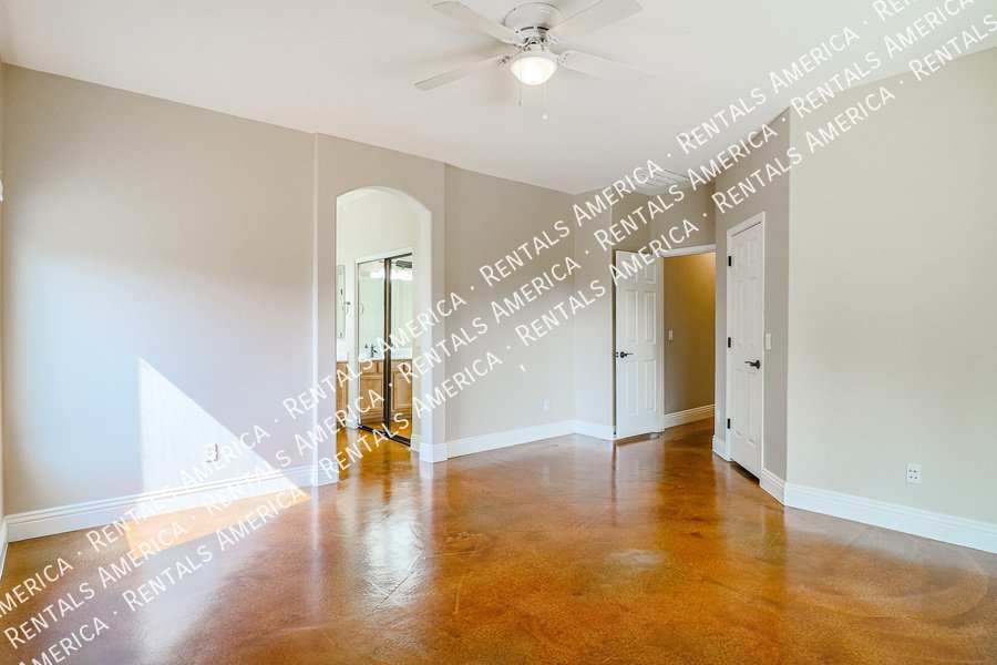 Incredibly Charming Home in Carefree Crossing property image