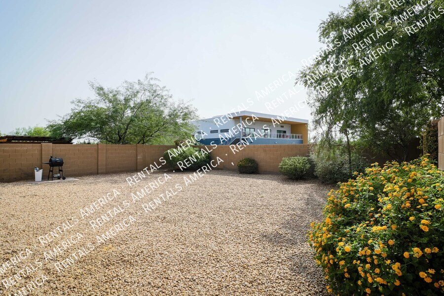 Incredibly Charming Home in Carefree Crossing property image