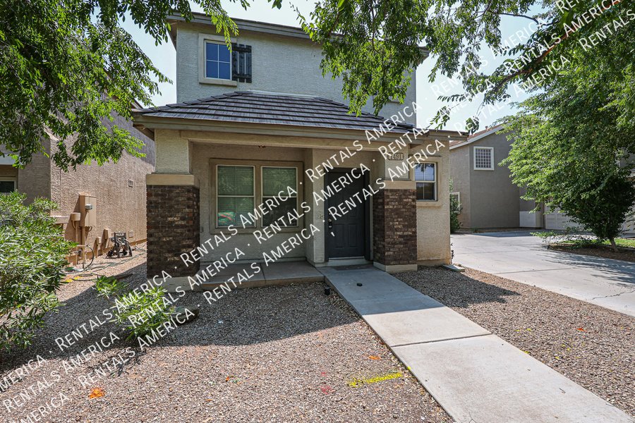 Spacious Home in The Gardens! property image