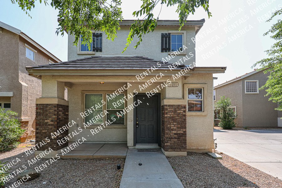 Spacious Home in The Gardens! property image