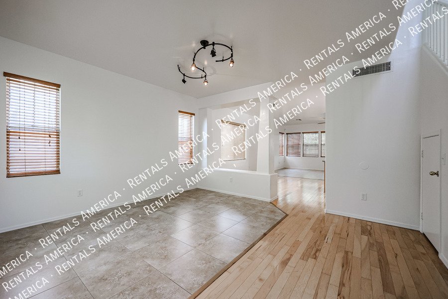 Spacious Home in The Gardens! property image