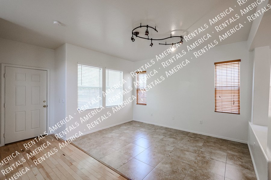 Spacious Home in The Gardens! property image