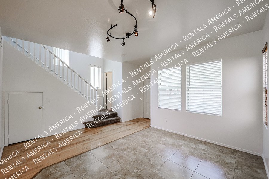 Spacious Home in The Gardens! property image