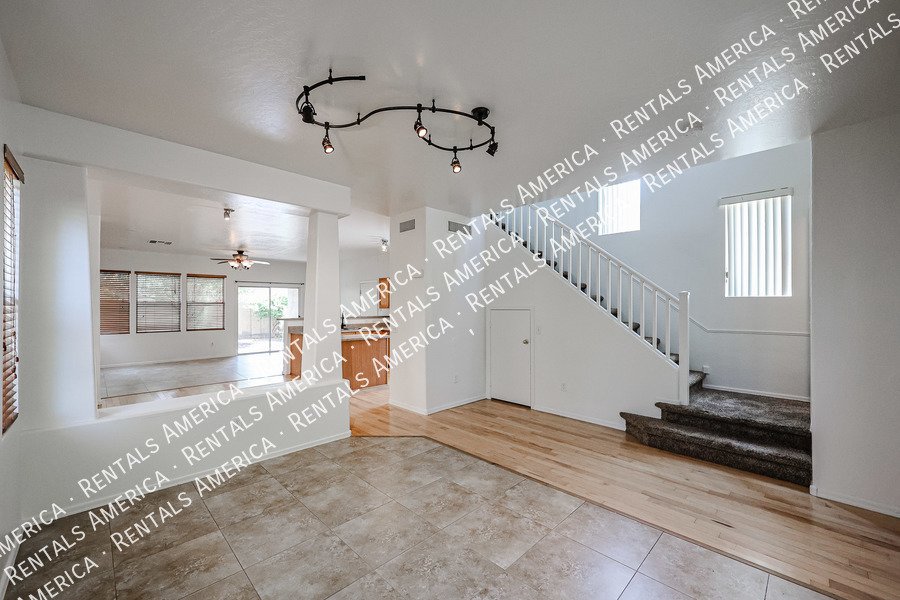 Spacious Home in The Gardens! property image