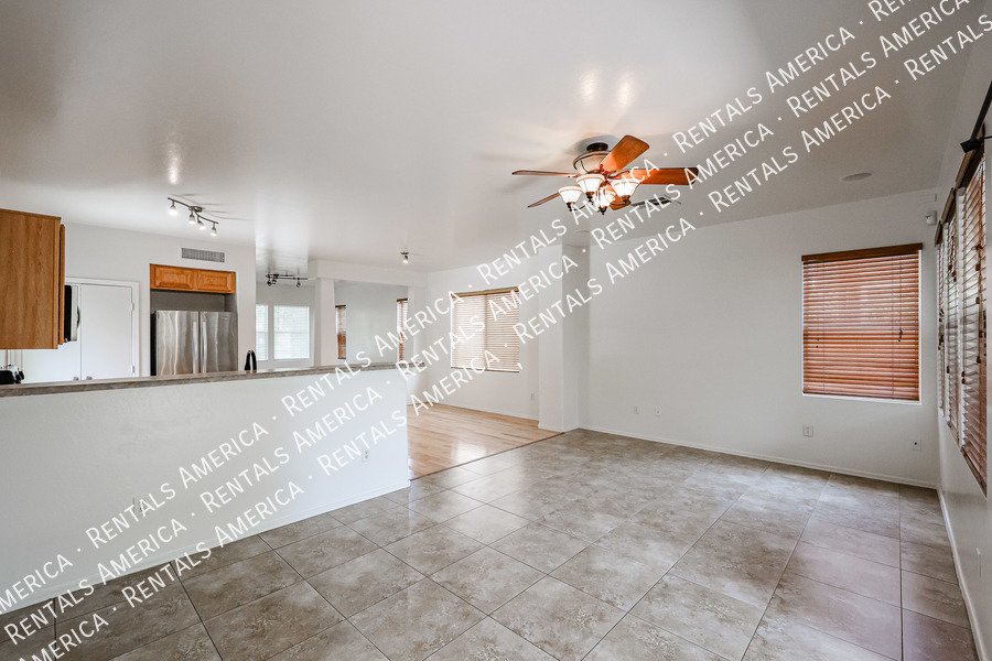 Spacious Home in The Gardens! property image