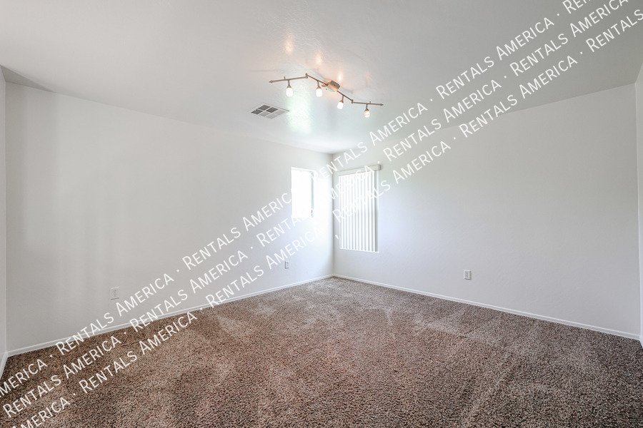 Spacious Home in The Gardens! property image