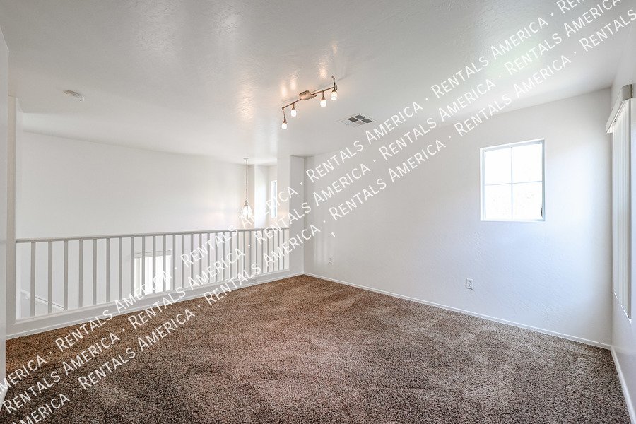 Spacious Home in The Gardens! property image
