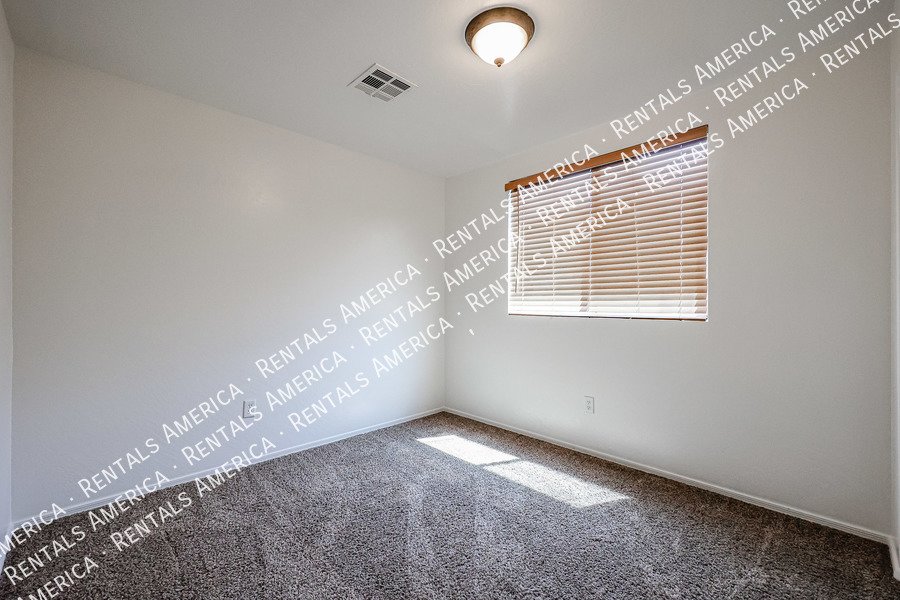 Spacious Home in The Gardens! property image