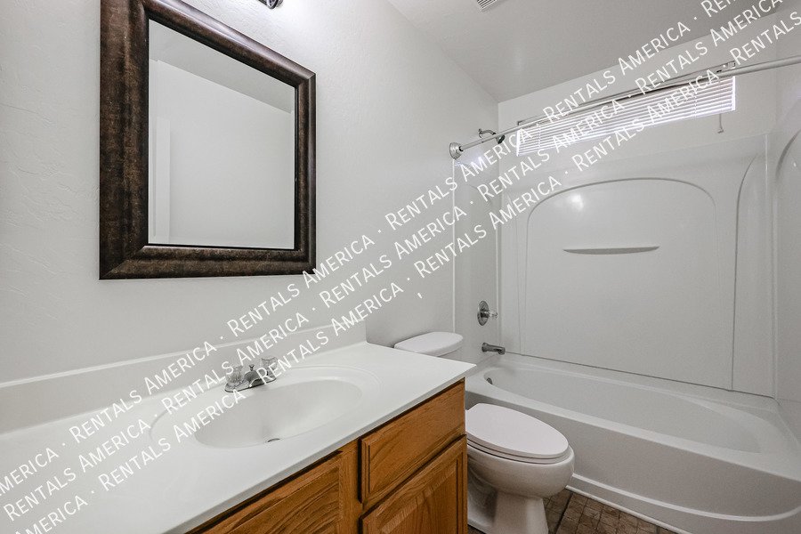 Spacious Home in The Gardens! property image