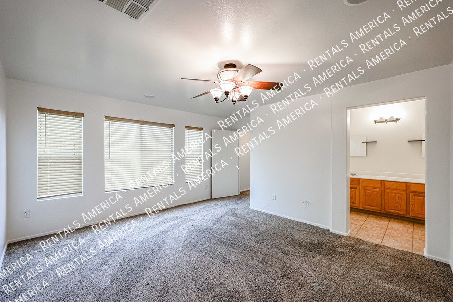 Spacious Home in The Gardens! property image