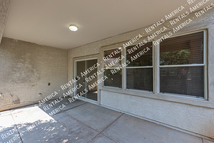Spacious Home in The Gardens! property image
