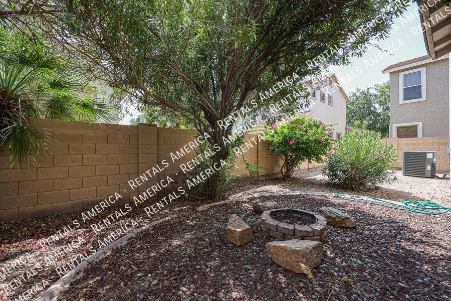 Spacious Home in The Gardens! property image