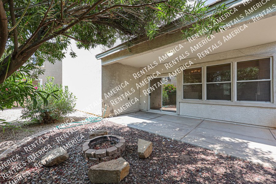 Spacious Home in The Gardens! property image