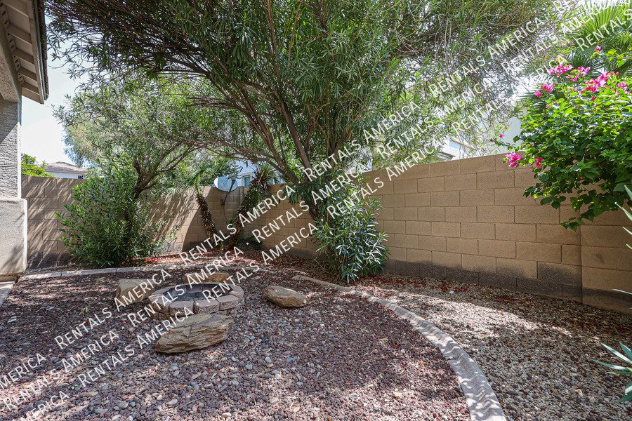 Spacious Home in The Gardens! property image