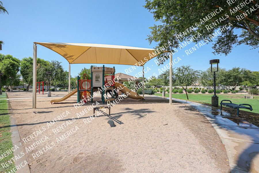 Spacious Home in The Gardens! property image