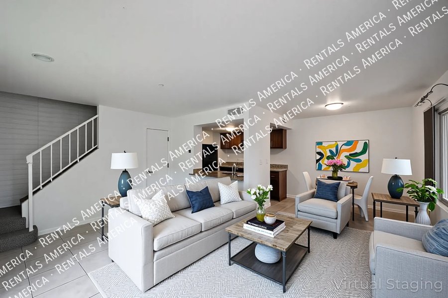 Nice corner 2 bd / 1 ba 2-level condo in the heart of Scottsdale!!! property image