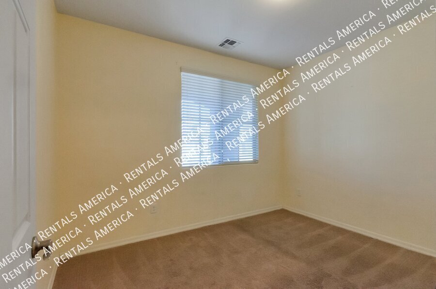 Stunning 4bdrm in great neighborhood! property image
